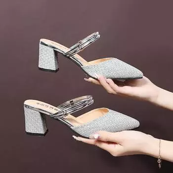 Босоножки на высоком каблуке 2024 года, летний новый стиль, модные универсальные элегантные туфли с острым носком на среднем каблуке, полуботинки на высоком каблуке Baotou, женская обувь 35 чёрный