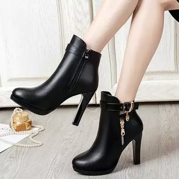 Ботильоны на высоком каблуке для женщин из искусственной кожи с металлическим украшением на молнии, сексуальные женские сапоги из бархата, водонепроницаемая платформа, дизайн, женская обувь 35