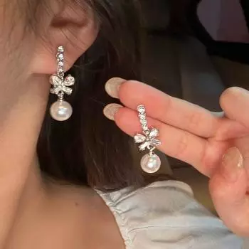 Bows Pearl Earrings 2025 New Arrival Hot-Sale Earrings Niche Design Classy Earrings Non-Piercing Ear Clip Women Ear clip