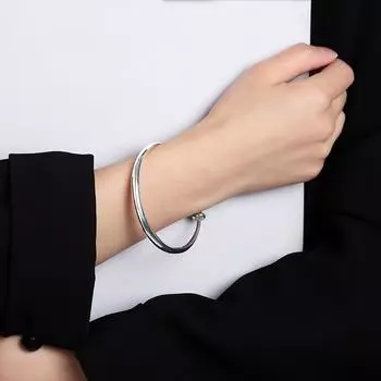 Браслет для женщин Браслет дизайн меньшинства, молодой стиль, высокое качество чувство, украшение руки, женственный темперамент, простота античный серебряного