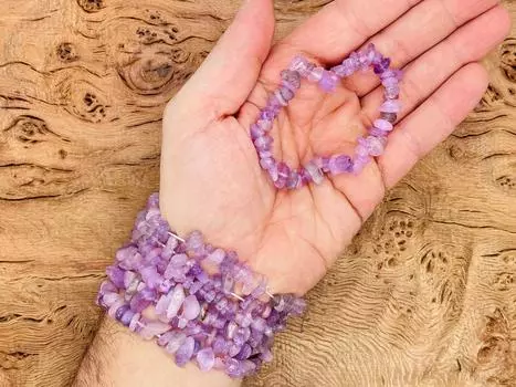 Браслет из светлого аметиста с фрагментами драгоценных камней - эластичный браслет из бразильского натурального кристалла - фрагментарный браслет - целебные кристаллические фрагменты для чакр 5/8mm