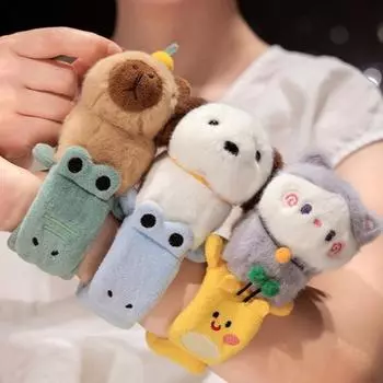 Браслет-лента Capybara Slap с рисунком животных из мультфильмов, собак и кошек, легкий браслет с защелкой, легкое плюшевое кольцо на руку для детей, веселый декоративный подарок на вечеринку белый