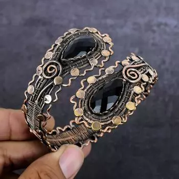 Браслет-манжета из натуральной черной шпинели с медной проволокой, регулируемый E0p58