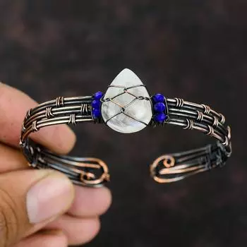 Браслет-манжета из радужного лунного камня Браслет из бусин лазурита Медная проволока, обернутая в бижутерию Регулируемый браслет ручной работы Браслет с драгоценными камнями