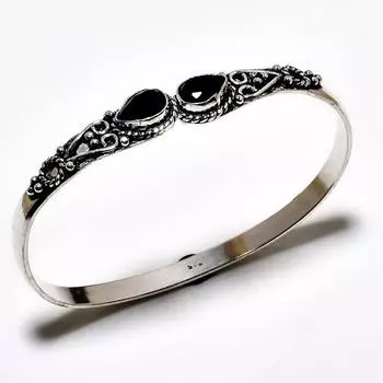 Браслет-манжета ручной работы с черной шпинелью и драгоценным камнем 925 пробы с серебряным покрытием