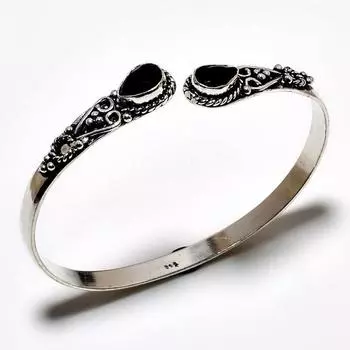 Браслет-манжета ручной работы с черной шпинелью и драгоценным камнем 925 пробы с серебряным покрытием