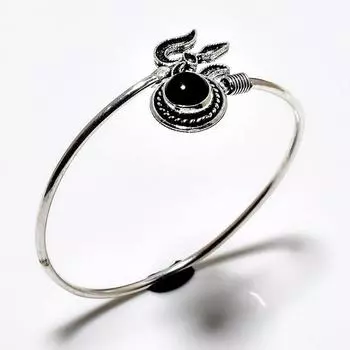 Браслет-манжета ручной работы с черным ониксом и драгоценным камнем 925 пробы с серебряным покрытием