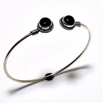 Браслет-манжета ручной работы с черным ониксом и драгоценным камнем 925 пробы с серебряным покрытием