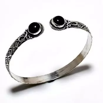 Браслет-манжета ручной работы с черным ониксом и драгоценным камнем 925 пробы с серебряным покрытием