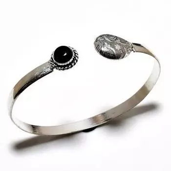 Браслет-манжета ручной работы с черным ониксом и драгоценным камнем 925 пробы с серебряным покрытием