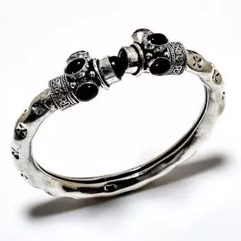 Браслет-манжета ручной работы с черным ониксом и драгоценным камнем 925 пробы с серебряным покрытием