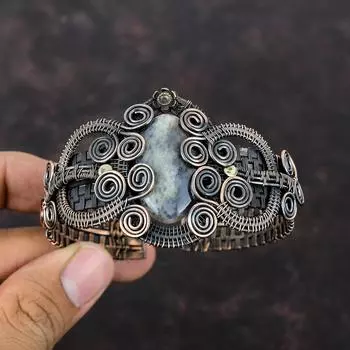 Браслет-манжета с иолитом из солнечного камня, браслет из медной проволоки, регулируемый браслет-манжета, браслет из драгоценного камня, медная проволока ручной работы, ювелирное изделие, подарок для нее