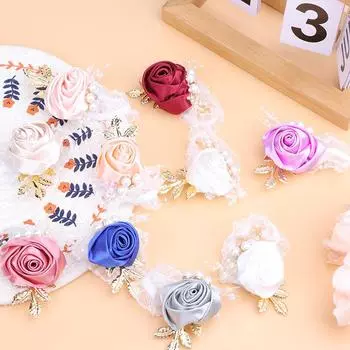 Браслет подружки невесты из искусственной розы для девочек, свадебные цветы на запястье, лента с жемчугом, свадебные подарки, цветы на запястье, вечерние аксессуары для выпускного вечера as the picture