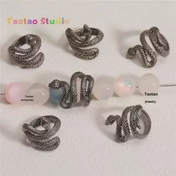 Браслет ручной работы из сплава «Змея» с черным кристаллом и бусинами Standard