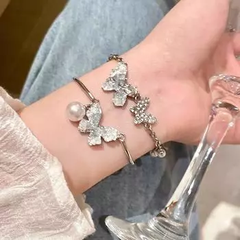 Браслет с бабочкой Ice Crystal Gradient Blue с жемчугом - изысканные роскошные украшения для девочек