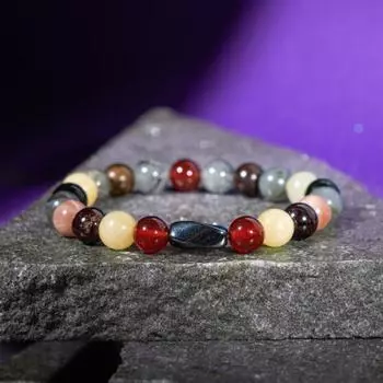 Браслет со знаком Льва Бордовый Красный гранат Гранат, бронзит, золотой обсидиан, солнечный камень, яшма, кальцит, красный агат, лабрадорит, рутиловый кварц, цитрин