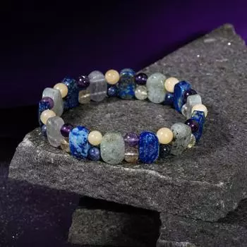 Браслет Стрелец Аметист, кальцит, лабрадорит, лазурит, голубой агат, перламутр