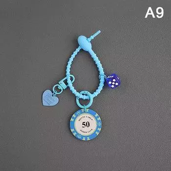 Брелки Изысканные металлические фишки для покера Сувениры в форме разноцветных фишек в форме сердца Брелоки для ключей Практичные подвесные сувениры для сумок as the picture