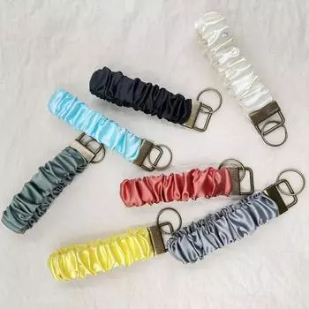 Брелок-браслет из эластичной ткани с плиссированным дизайном чёрный