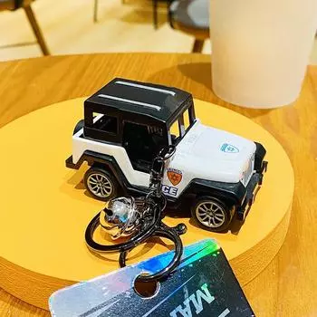 Брелок для ключей мужской Mini Police Jeep с откидным механизмом: Креативная подвеска в виде модели внедорожника
