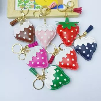 Брелок и держатель для наушников из искусственной кожи с кисточками и клубникой