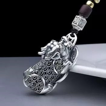 Брелок Пиксю из стерлингового серебра 999 пробы, символ удачи, высококлассный подвес для интерьера автомобиля, стильный ретро креативный орнамент для мужчин и женщин Pi Xiu Pendant (with Bead Key Rope) + Ping An Card