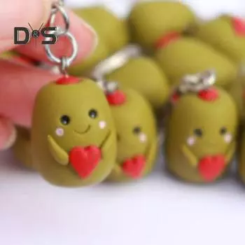 Брелок-подвеска из смолы с маленьким человеком, держащим сердце, брелок-подвеска Express Love, маленький брелок для ключей, подарок на день Святого Валентина 1