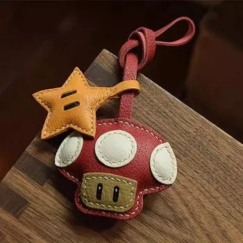 Брелок ручной работы из кожи в виде гриба и звезды на сумку, милый брелок для подарка