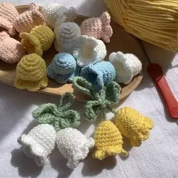 Брелок ручной работы с цветком, тонкое мастерство, богемное украшение, орнамент, привлекательный цветок ручной работы, вязаный ключ E