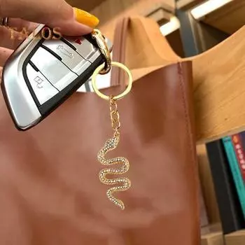 Брелок со стразами в виде змеи, готический сплав, брелок, ювелирный аксессуар, автомобильный брелок, украшение для сумки, рюкзака, телефона золотистый