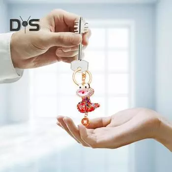 Брелок в китайском стиле со стразами и подвеской в виде змеи, компактный и легкий держатель для ключей, рюкзак, телефон, багаж, аксессуары красный