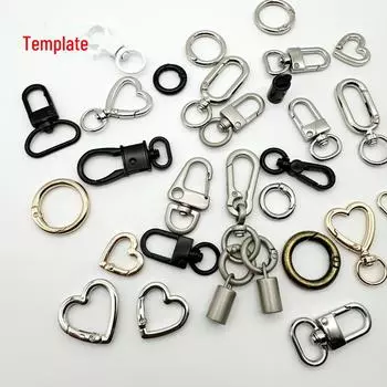 Брелок в виде сердца - цинковый сплав с пружинным кольцом и карабином Silver