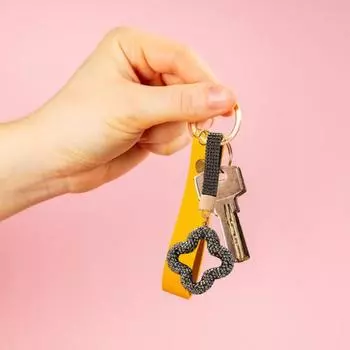 Брелок Yousheng, блестящие стразы, полые цветы, брелок для ключей, сумка, подвеска, держатель для ключей от машины, сумки, рюкзаки, аксессуары белый