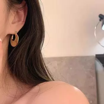 Бренд Mihmily - металлические серьги овальной формы уникального дизайна, стильные и простые. золотой