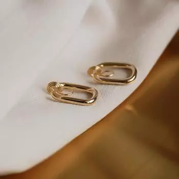 Бренд Mihmily – прямоугольные серьги без пирсинга, элитная нишевая роскошь.