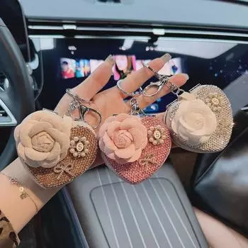 Бриллиантовый брелок Camellia Love и складное зеркало