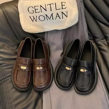 Британские маленькие кожаные туфли 2024 года, мокасины с одной педалью, маленькие золотые монеты, неглубокий носок, толстый каблук, одинарные туфли на высоком каблуке 35 чёрный