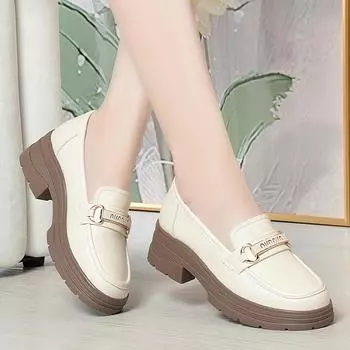 Британский стиль Толстая подошва Лакированная кожа Лоферы Женские туфли на платформе 2025 Весна Небольшой блочный каблук Туфли Офис Элегантный 35(Foot22.5cm)