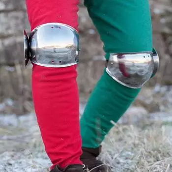 Бронированные колени с реконструкцией доспехов лерпа с круглыми листьями