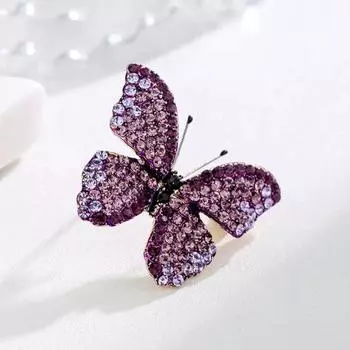 Брошь-бабочка с бриллиантами и корсажем розовый