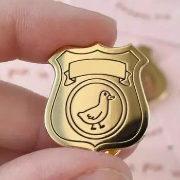 Брошь-булавка, прочный металлический значок в виде гуся, сумка, куртка, шляпа, забавный необычный дизайн, гладкая отделка, брошь, универсальное крепление 1pc