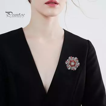 Брошь-булавка в форме снежинки, блестящие стразы, значок с вращающимся внешним слоем, многослойный дизайн, нагрудный значок белый