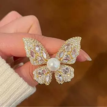 Брошь Bursting Butterfly Full Diamond Brooch Женская роскошная атмосферная брошь Изысканные универсальные жемчужные аксессуары Осенняя и зимняя одежда Подарки золотой