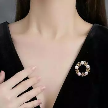 Брошь-цветок красного цвета, расписанная маслом, украшенная бриллиантами, женская брошь-цветок на грудь, аксессуар для костюма «Темперамент» One Size белый