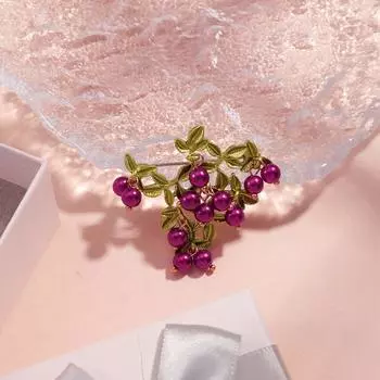 Брошь для костюма в виде винограда в саду One Size белый