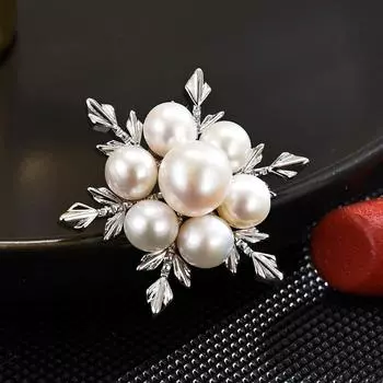 Брошь из пресноводного жемчуга Design Sense Niche Corsage High-End Small Fragrance Luxury Pin Accessories Christmas Gifts золотой