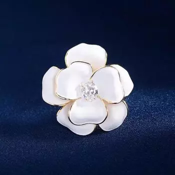 Брошь «Камелия», высококачественная женская маленькая ароматная брошь с темпераментом, легкая роскошная брошь с нишевым дизайном, изысканные аксессуары для костюма