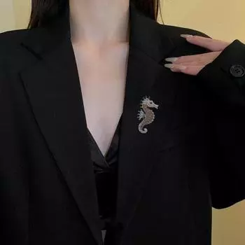 Брошь «Морской конек», блестящие стразы, винтажная, цветная, антикоррозийная, износостойкая, пальто, сумка, украшение для шляпы, булавка для одежды, украшения для одежды красный