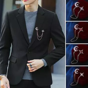 Брошь, ослепительная инкрустация стразами, подвесная цепочка, элегантный мужской и женский деловой костюм, воротник с лацканами серебряный