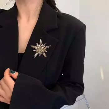 Брошь со стразами, булавка, тонкая работа, красочная булавка неправильной формы в форме звезды, аксессуары для костюмов красный